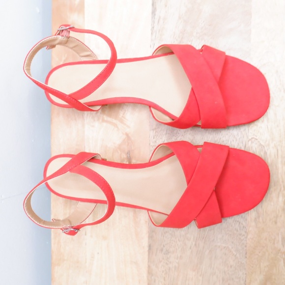 URBAN OUTFITTERS SUEDE RED BLOCK HEEL SANDALS ♥️ - Picture 3 of 10